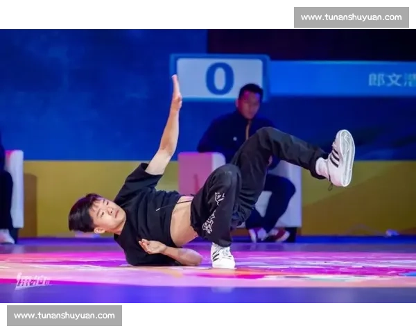 状元天赋炸场！文班 2+1 点燃全场，40+15 统治赛场